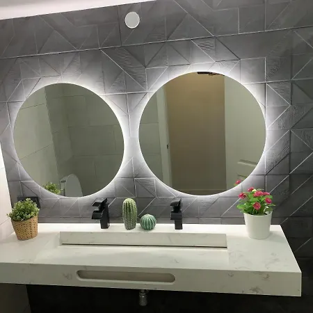2 Bedroom Appartement *